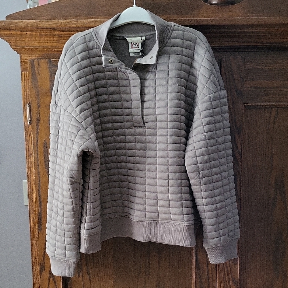 Quarter Zip Quilted Sweatshirt